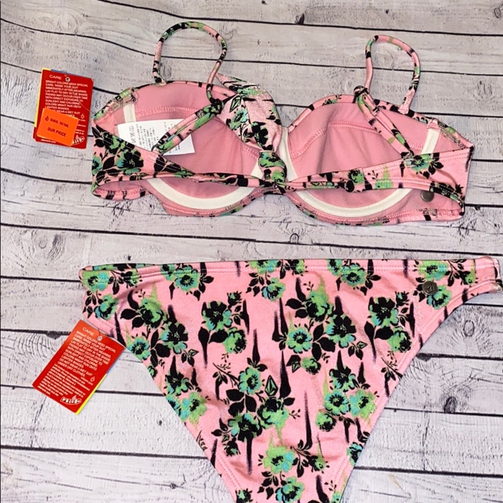 🌵🌸 Volcom pink Break it up bikini set 🌸🌵 - Picture 8 of 8